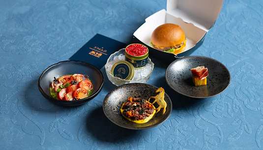 Тартар из конины с черной икрой